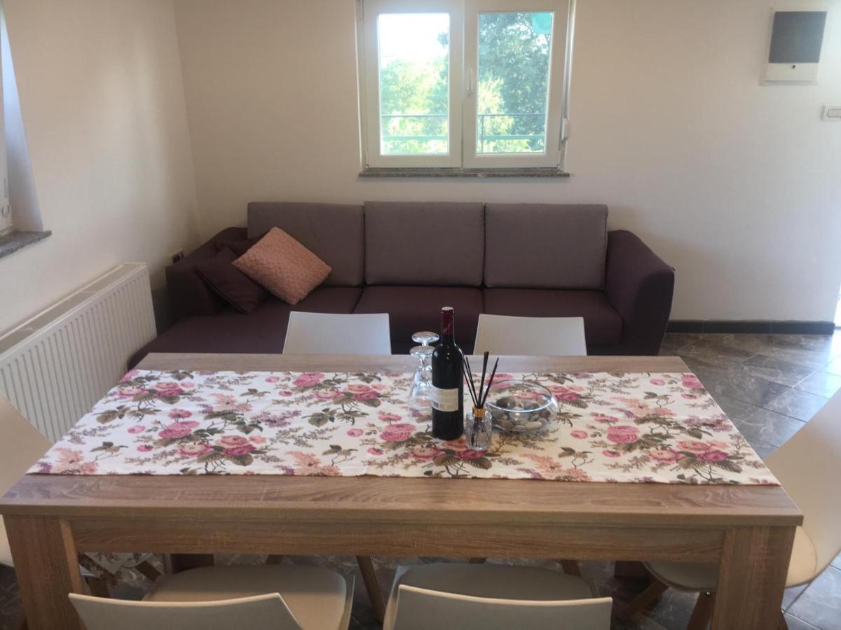 דירות Konjevrate Apartman Anita מראה חיצוני תמונה